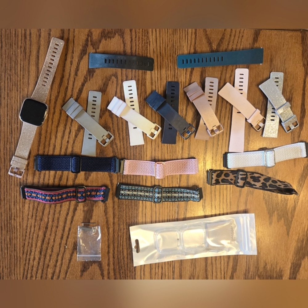 Fitbit Versa 2, special edition Rose Gold with lot of accessories